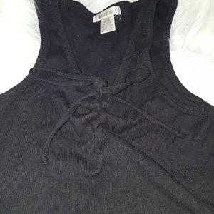 Tillys tie front cropped tank top